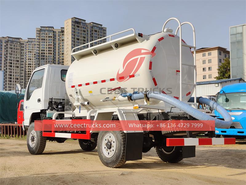 Isuzu NKR vacuum tank truck Isuzu NKR vacuum tank truck