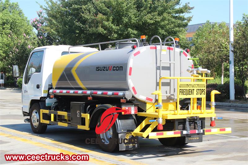 Isuzu Elf street washing sprinkler Isuzu Elf street washing sprinkler