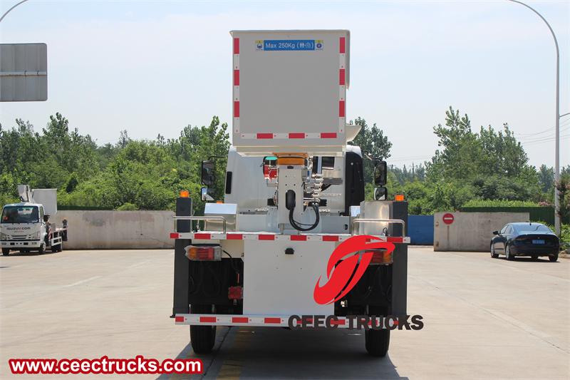 Isuzu 700P NPR 4WD basket man lift truck Isuzu 700P NPR 4WD basket man lift truck