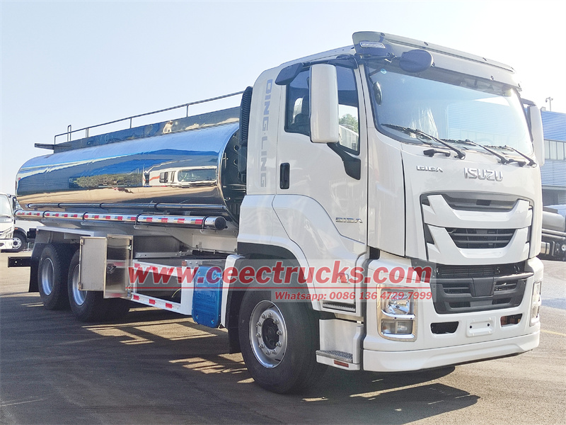 Isuzu GIGA 20000L potable water truck