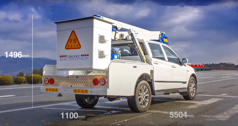 ISUZU pick-up with 10m work platform