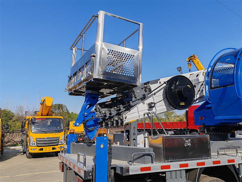 Howo 18m aerial platform truck Howo 18m aerial platform truck