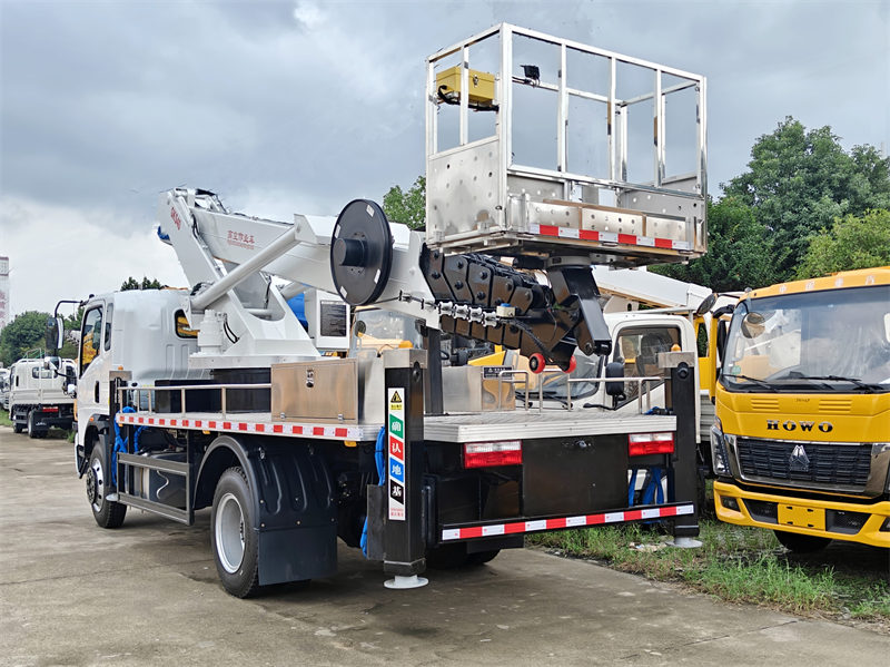 Howo 22m aerial platform truck