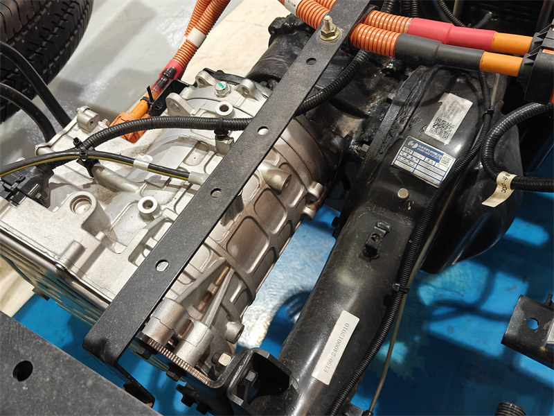 BOSCH brand motor for efficiently driving