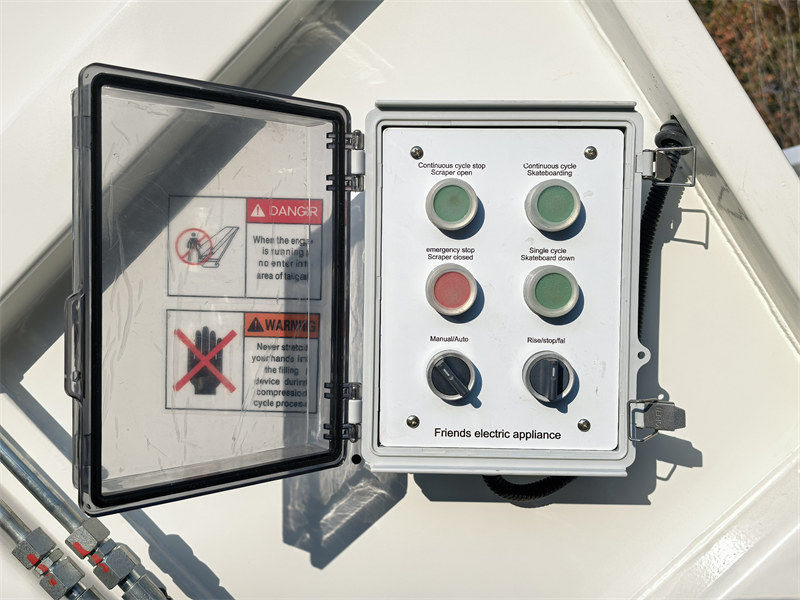 Howo garbage compactor truck