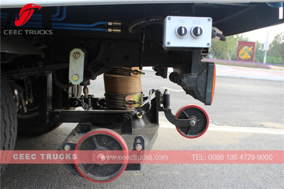 Dongfeng 4000L yol süpürme kamyonu