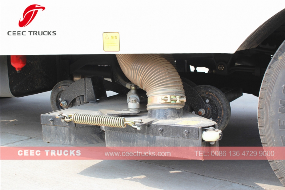 Dongfeng 5000L vakumlu yol süpürme kamyonu