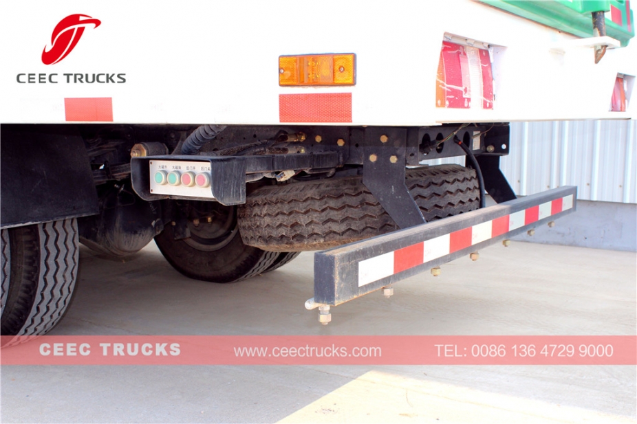 ISUZU 5 CBM vakumlu yol süpürme kamyonu