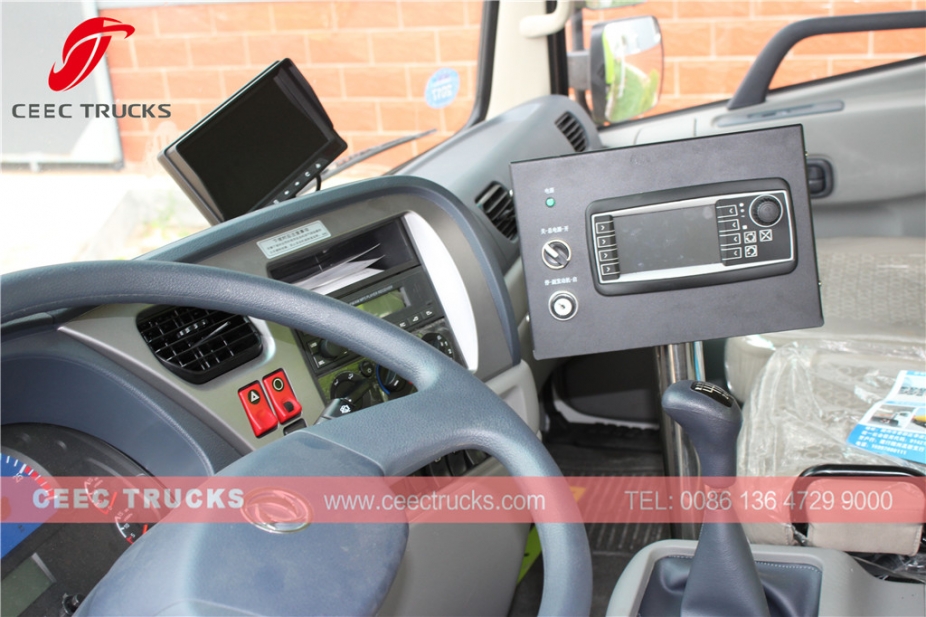 Dongfeng 12.000L yol süpürme aracı