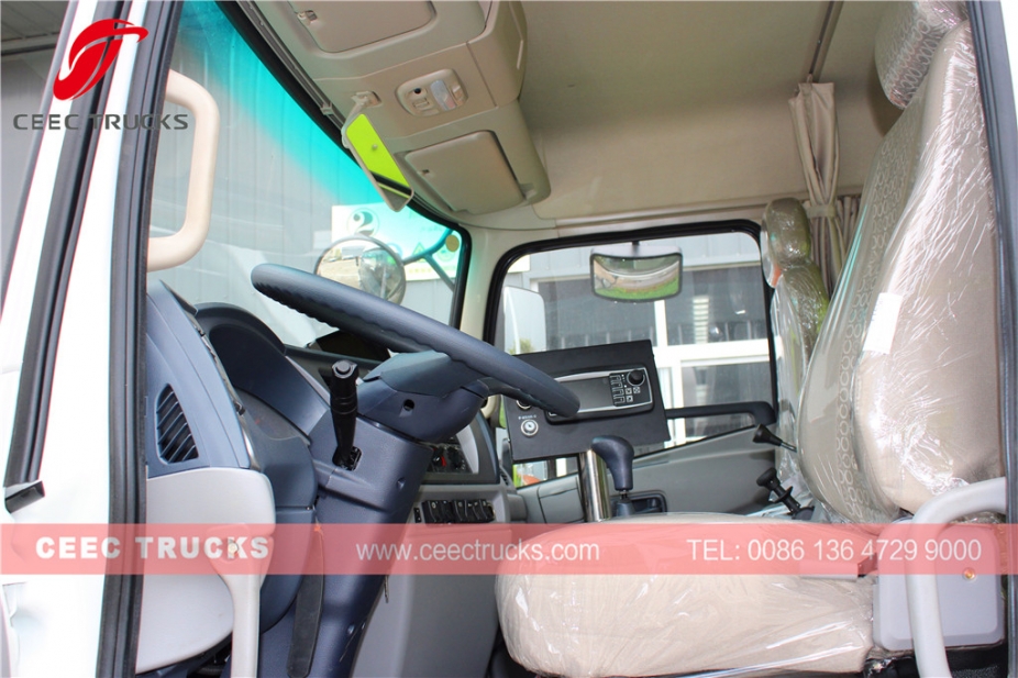 Dongfeng 12.000L yol süpürme aracı