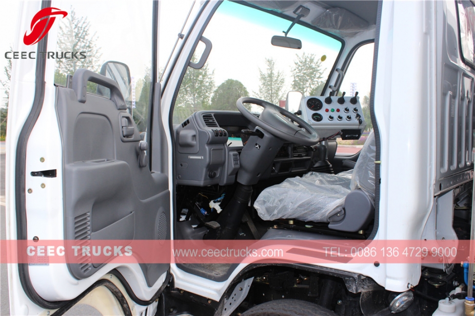 Dongfeng 10.000L yol süpürme kamyonu