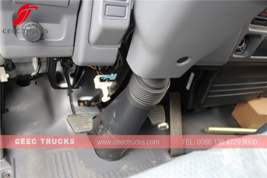 Dongfeng 10.000L yol süpürme kamyonu