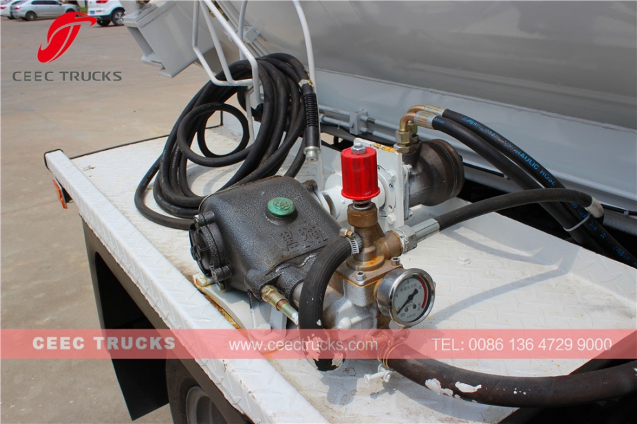 ISUZU 4.000L Mutfak çöpü tanker kamyonu