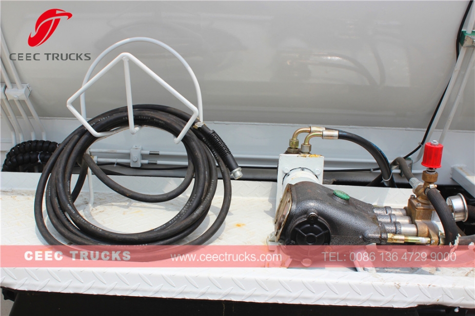 ISUZU 4.000L Mutfak çöpü tanker kamyonu