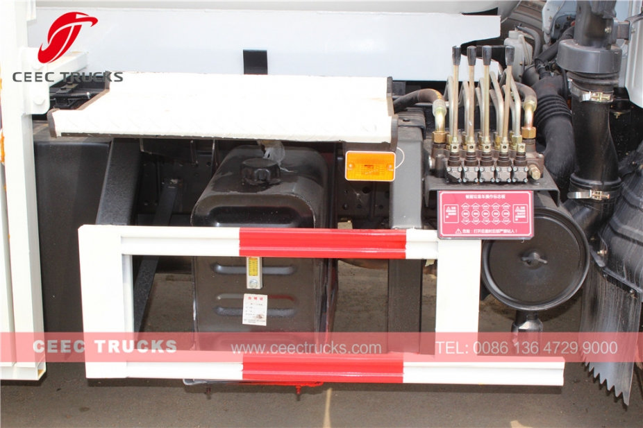 ISUZU 4.000L Mutfak çöpü tanker kamyonu