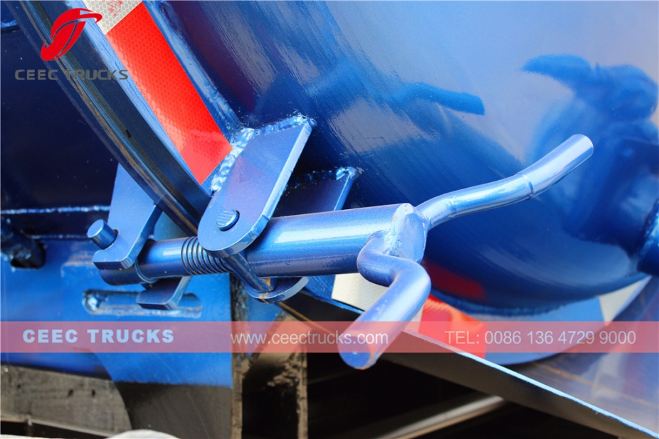 HOWO sağdan direksiyonlu model 10.000L vakumlu kanalizasyon kamyonu