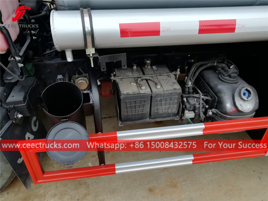 4.2CBM JAC Yakıt Tankeri