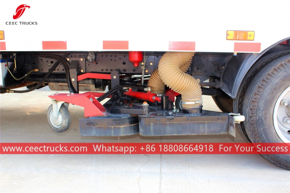 ISUZU 5CBM Yol Süpürme Kamyonu