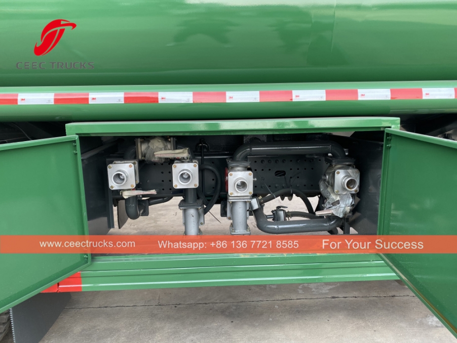 SINOTRUK 8x4 30CBM Yakıt ve Yağ Teslimat Tanker Kamyonları