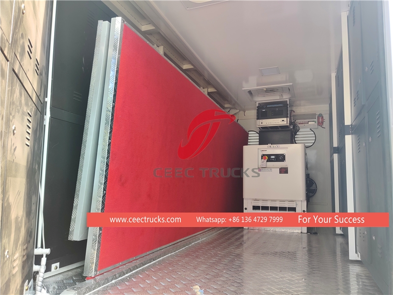 ISUZU 100P 4*2 çekişli Mobil Sahne Kamyonu