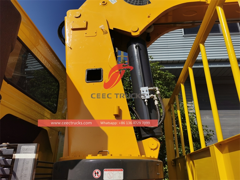 Sinotruk 6×4 400HP Kamyon Montajlı Vinç XCMG