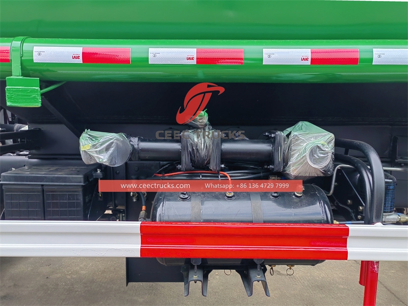 ISUZU FTR 12.000L Su tankeri Vietnam'a