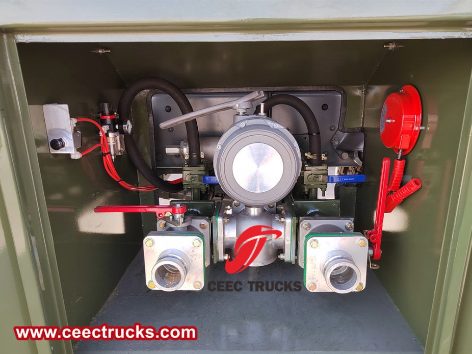 Howo 4x4 çekişli askeri mobil dizel yakıt tankeri