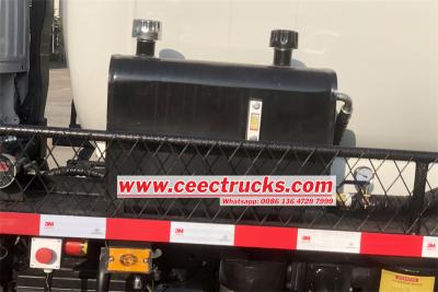 Isuzu 3 cbm wet dry vacuum cleaner truck