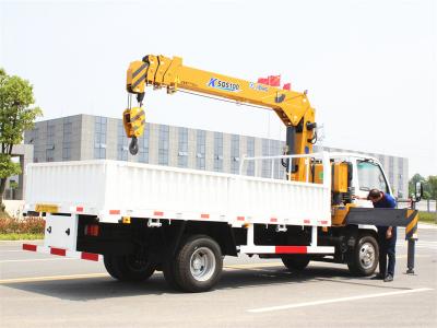 Isuzu NKR 120hp truck with 3 tons telescopic crane