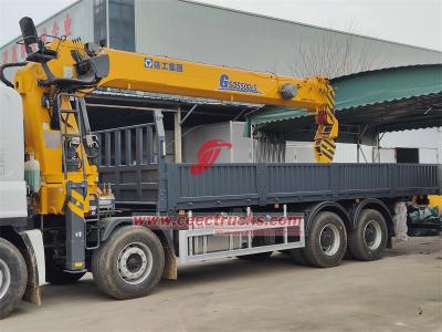 Philippines Isuzu GIGA 520HP boom crane dropside cargo truck