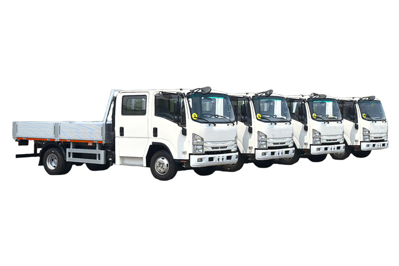4 adet Isuzu KV100 çift kabinli hafif kargo kamyonu